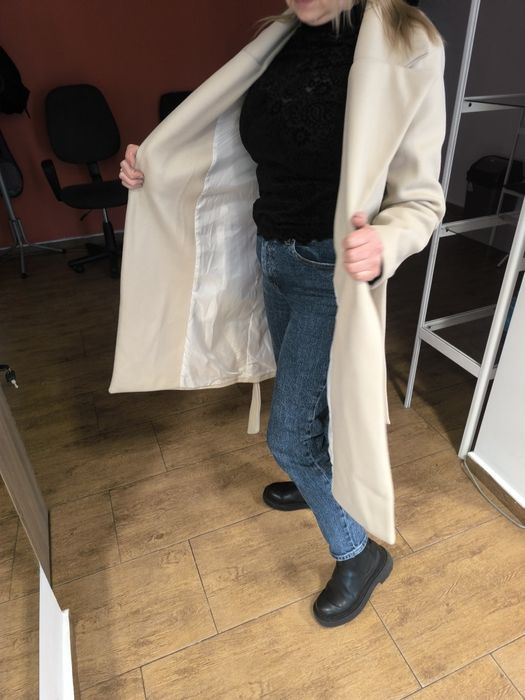 Палто цвят шампанско