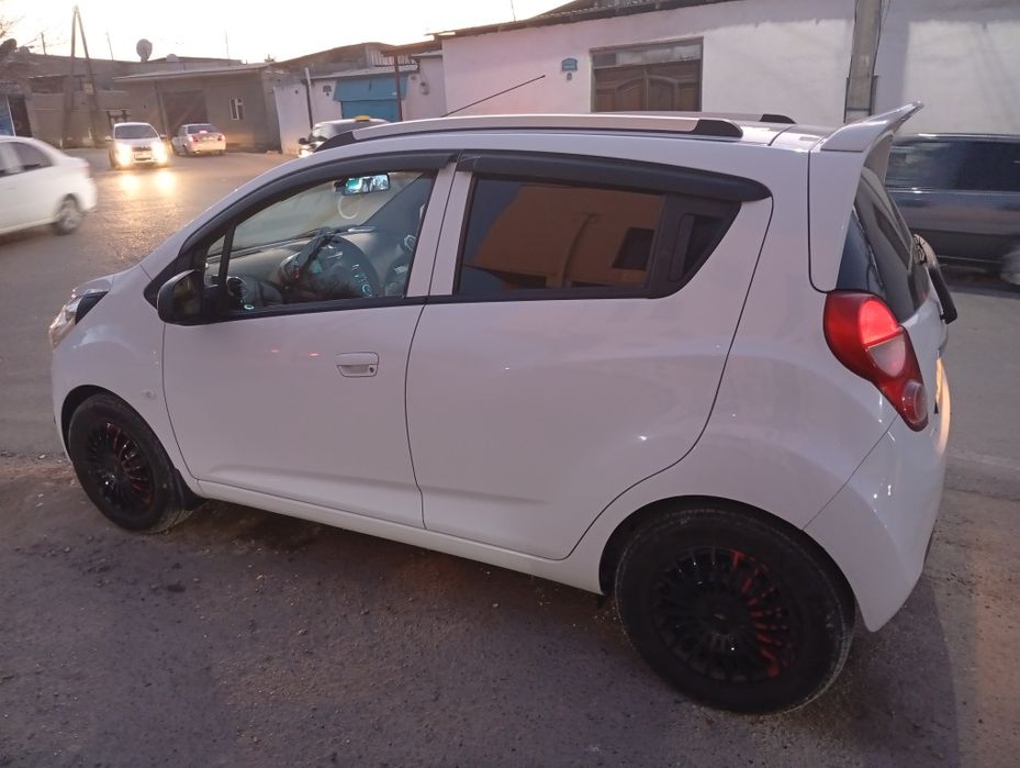 Спарк 3 пазиция сотилади