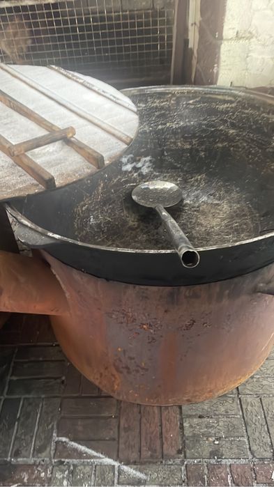 Казан 150 л с  70тыс крышкой , 80л 50 тыс с крышкой