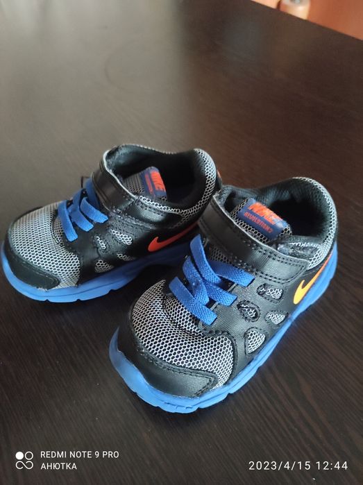Продам кроссовки  ,,Nake,,оригинал