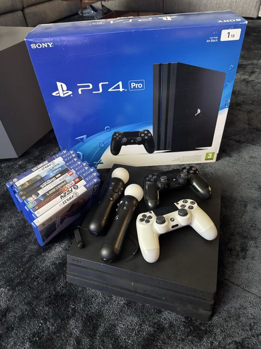 PS4 Pro 1TB с 10 бр игри