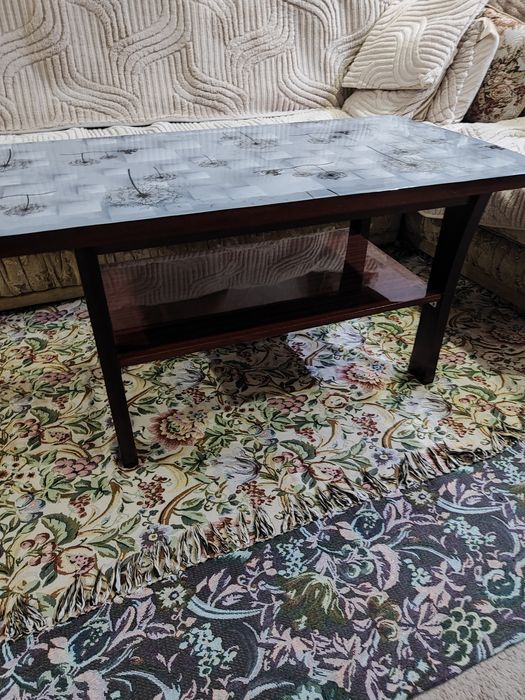 Продаю журнальный столик