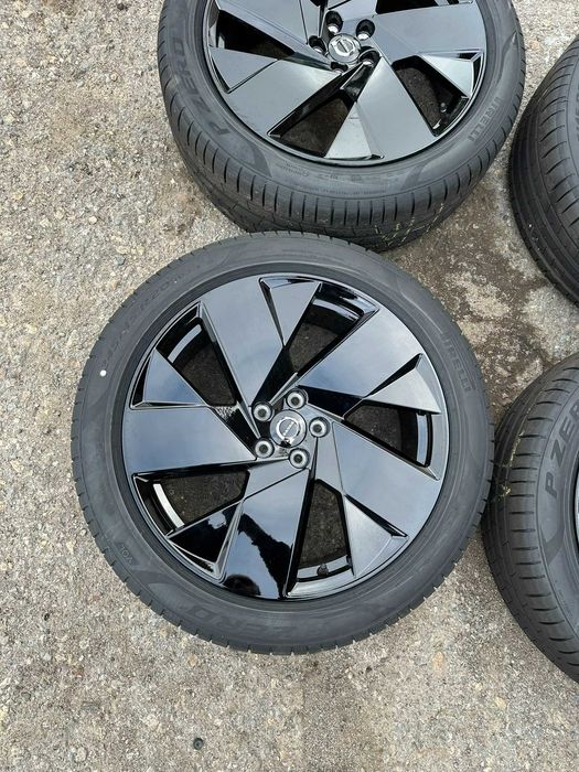 Оригинални нови джанти с гуми 20 цола за Волво 245/45/20