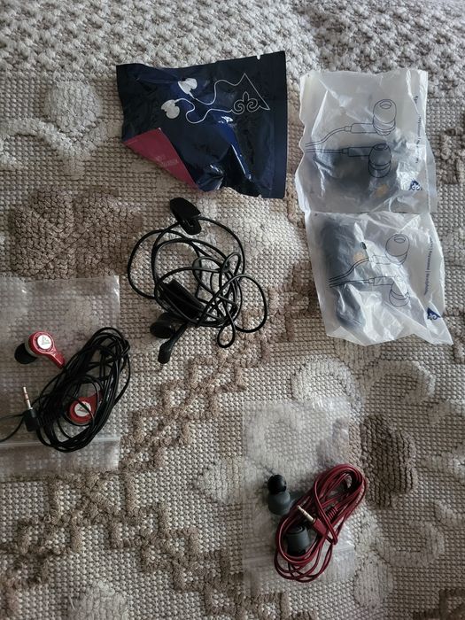 Разные наушники проводные,  все новые.