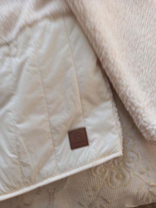 Куртка белая современная