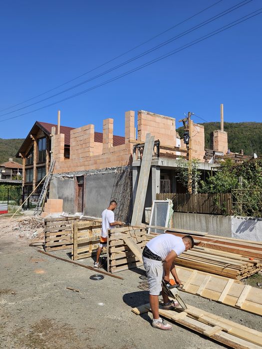 Фирма за ремонт на покриви хидроизолация отстраняване на течове