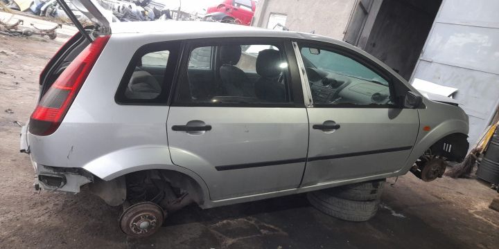 Piese Ford Fiesta a 5-a generatie