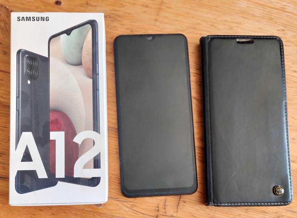 Продавам Samsung Galaxy A12 + протектор и черен кожен калъф