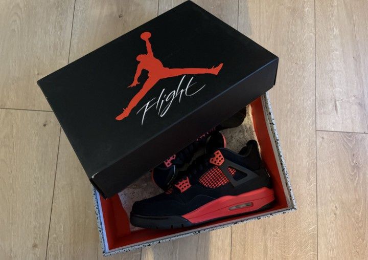 Adidași Air Jordan 4 Red Thunder