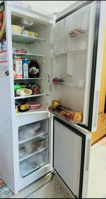 Холодильник Hotpoint ariston