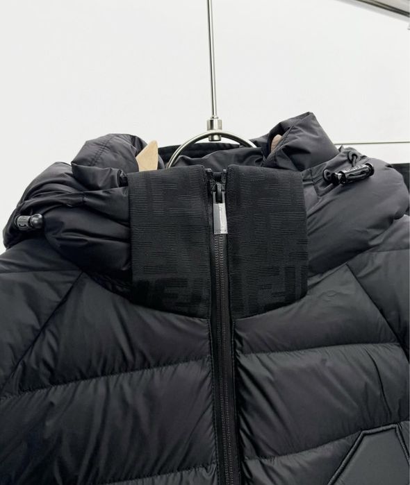 Geaca Fendi , calitate premium , pe comanda , noua , M