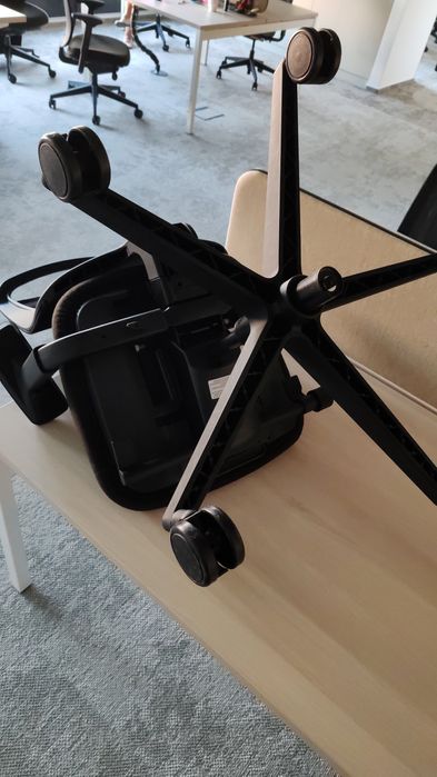 Think - Scaun birou. Made în france Steelcase. 300 euro /buc set de 16