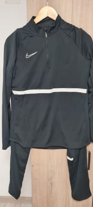 trening nike,mărimea M