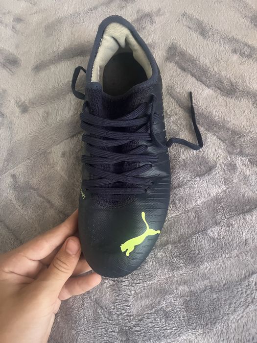 Papuci de fotbal PUMA cu crampoane