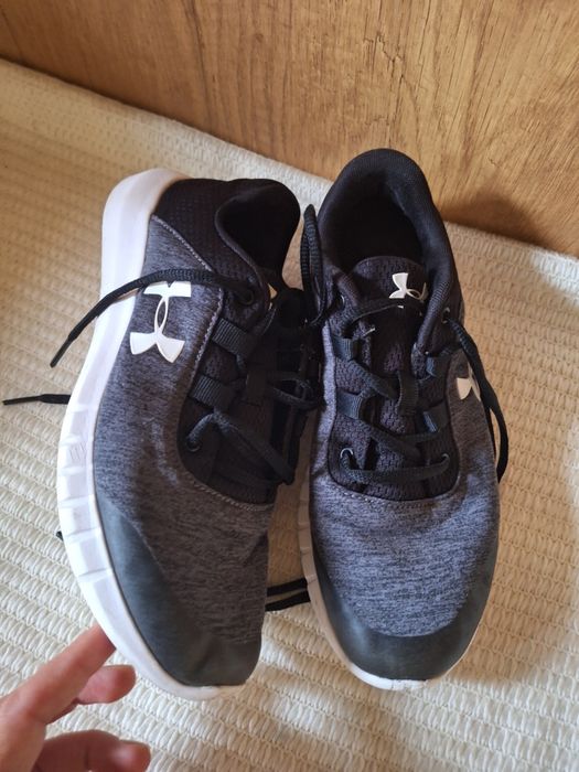 Adidasi mărimea 38 (24 cm)