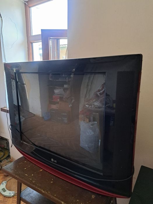 Телевизор LG    .