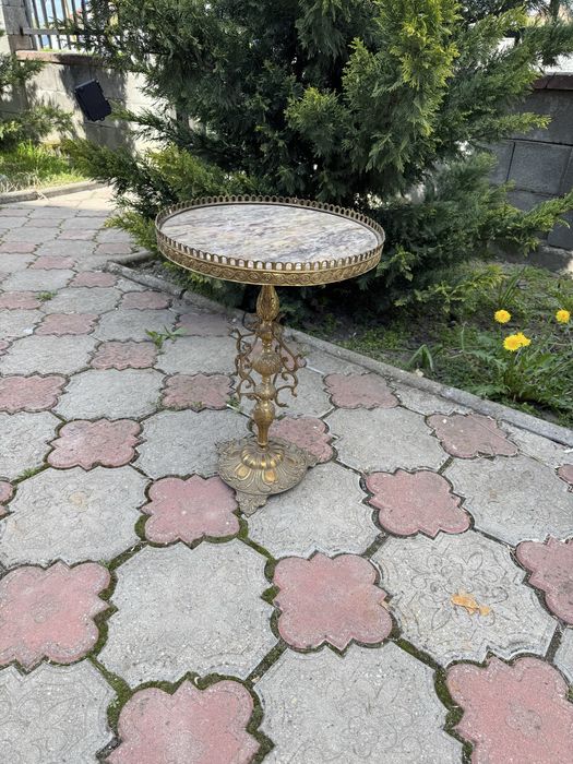 Masa din bronz masiv cu blat de marmura