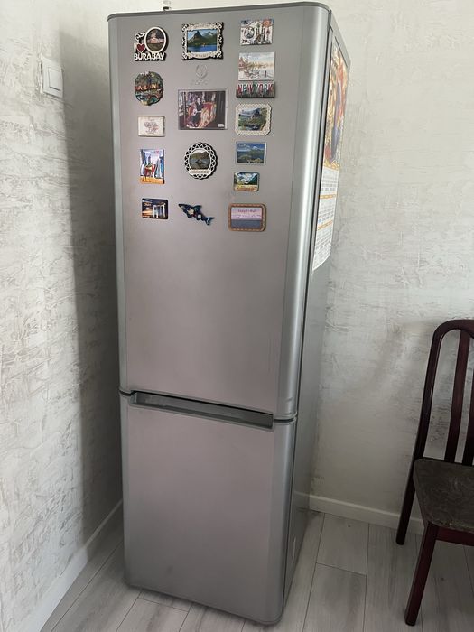 Холодильник indesit