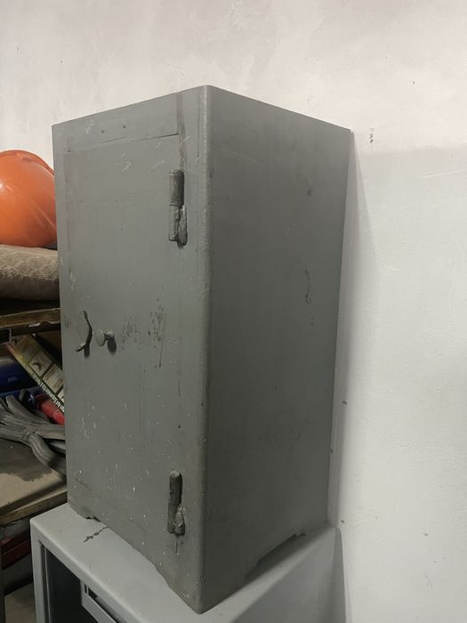 Советский металлический сейф