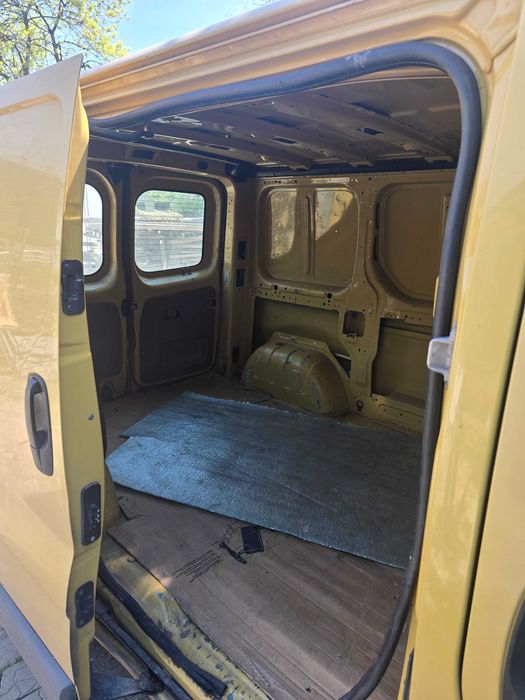 Opel Vivaro 1.9/2.0 Diesel, 2004 г., товарен бус