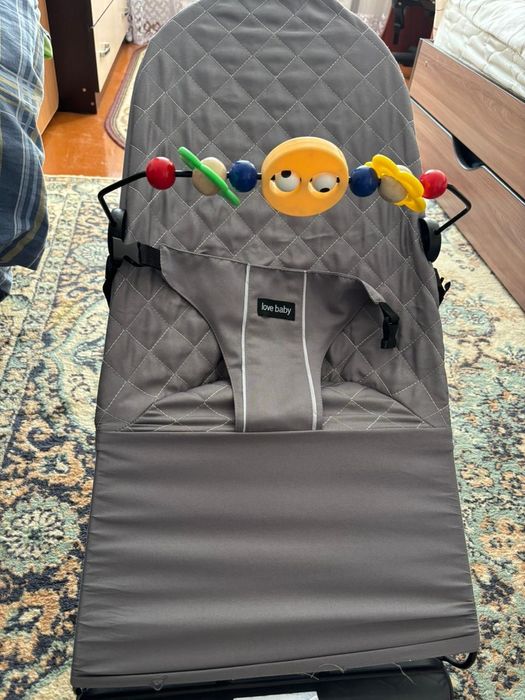 Продам детский шезлонг за 2000