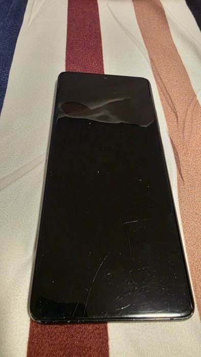 Vand sau schimb Samsung S21 Ultra 128 gb si 12 gb ram cu husa si cablu