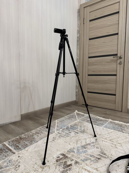 Продам Штатив высота 1м