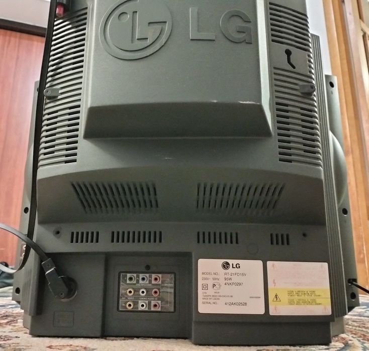 Продается телевизор LG RT-21FD15V (кинескопный), в рабочем состоянии