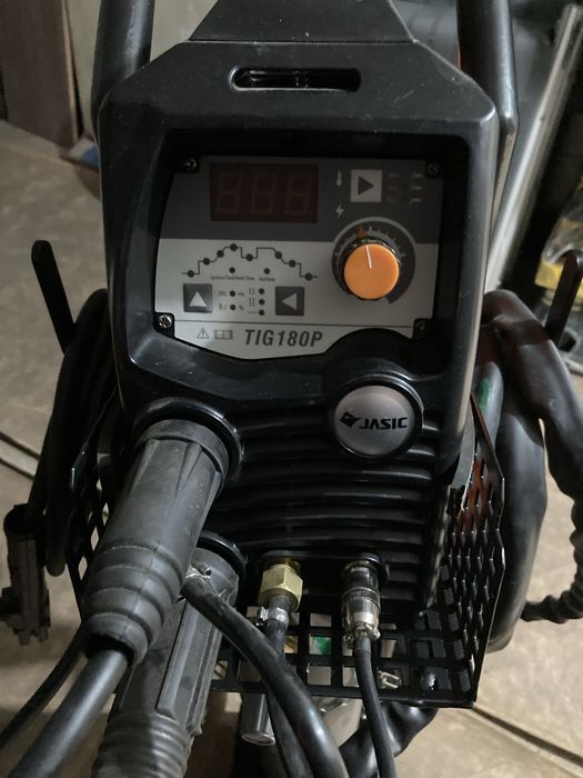 Vind doua aparate de sudura aproape noi foarte putin folosite