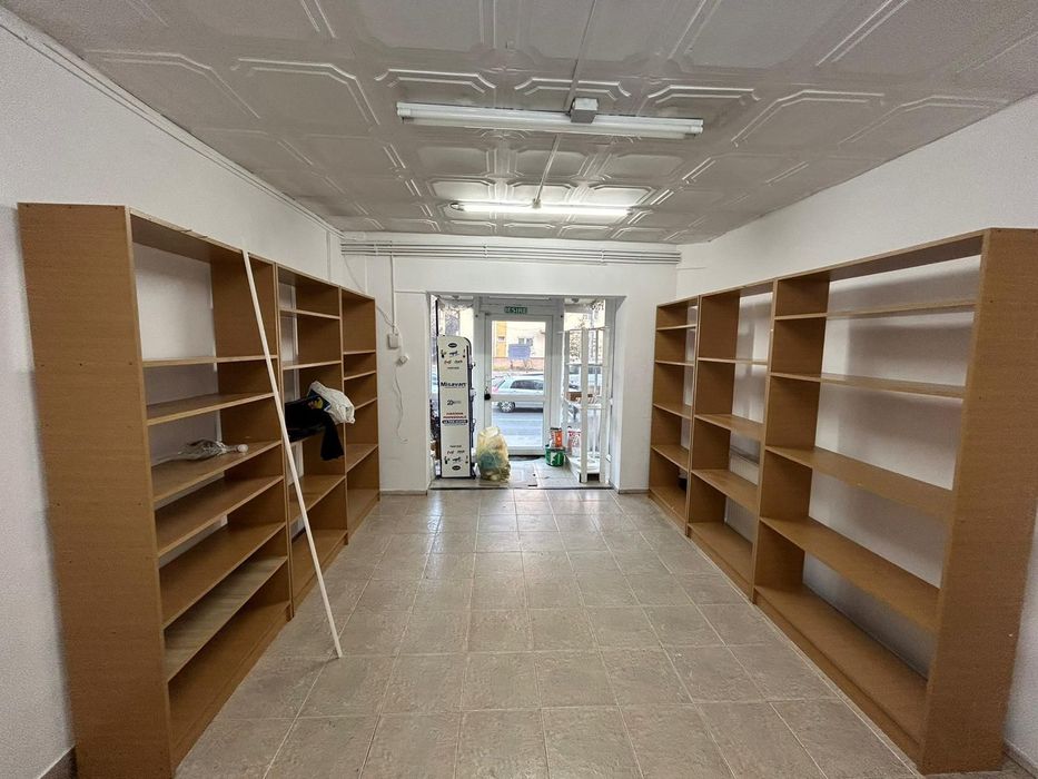 Închiriez spațiu comercial