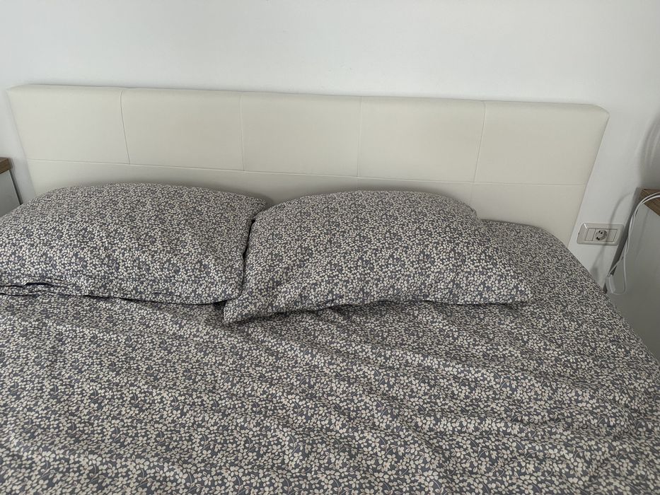 Pat matrimonial mobexpert alb 160x200 cm cu saltea inclusa