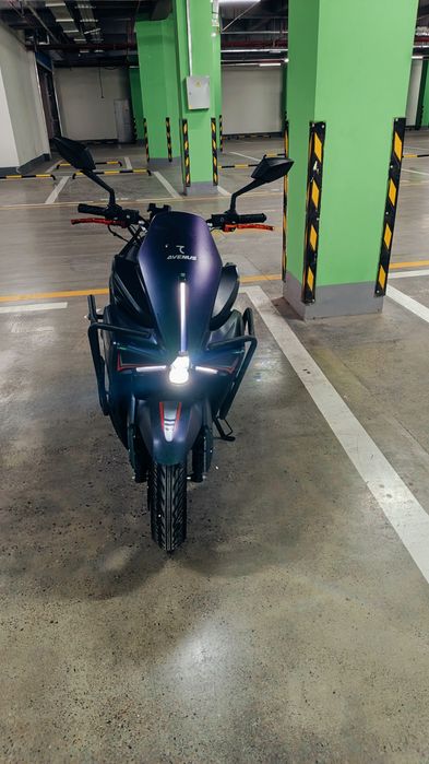 Benzinli skuter Avenus