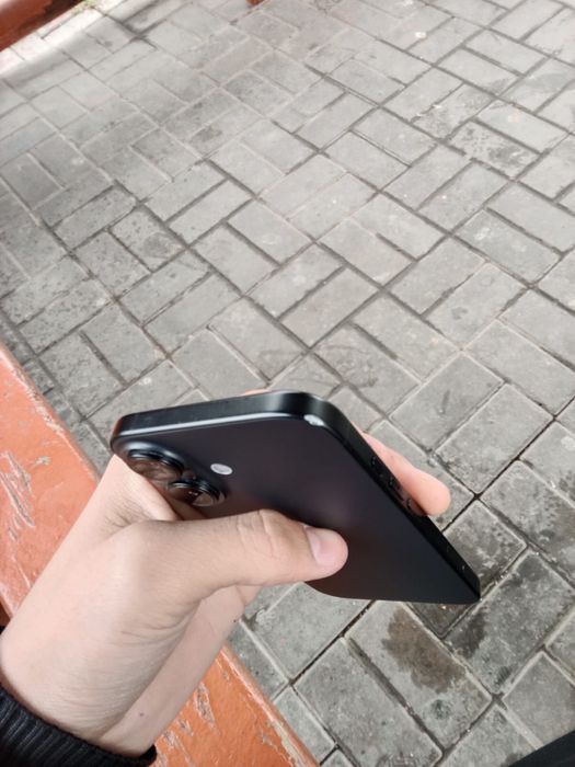 iPhone 16 с гарантиям