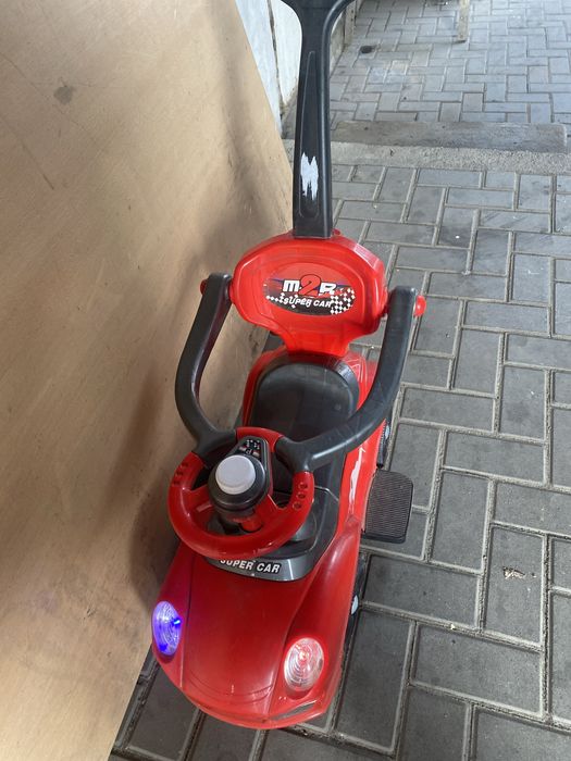 Продам машину- толокар