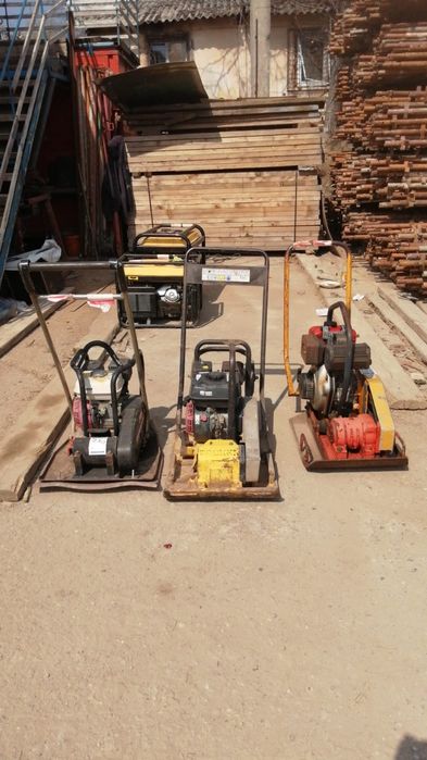 Compactor inchiriere