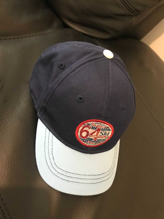 НОВА Детска шапка с козирка за момченце 50 см.