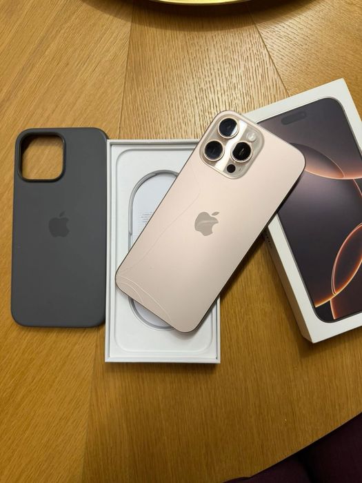 Iphone 16 pro max in stare ca noua