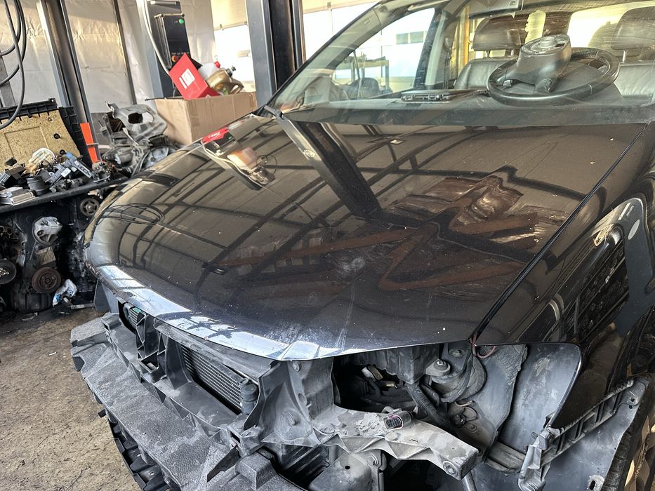 Преден капак за Фолксваген Туаран 2007-2010г.!