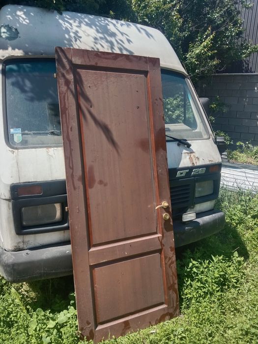 Продам межкомнатные дверии