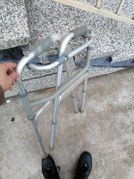 Проходилка за възрастни