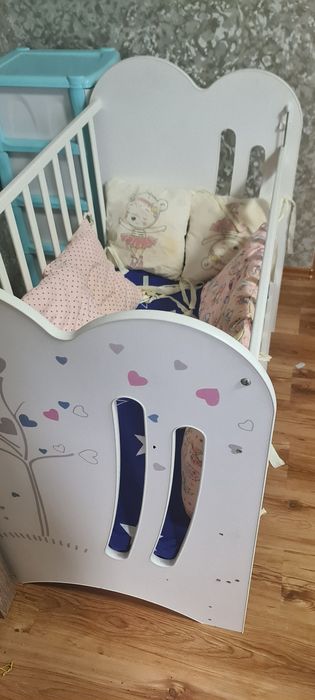 Продам детскую кроватку