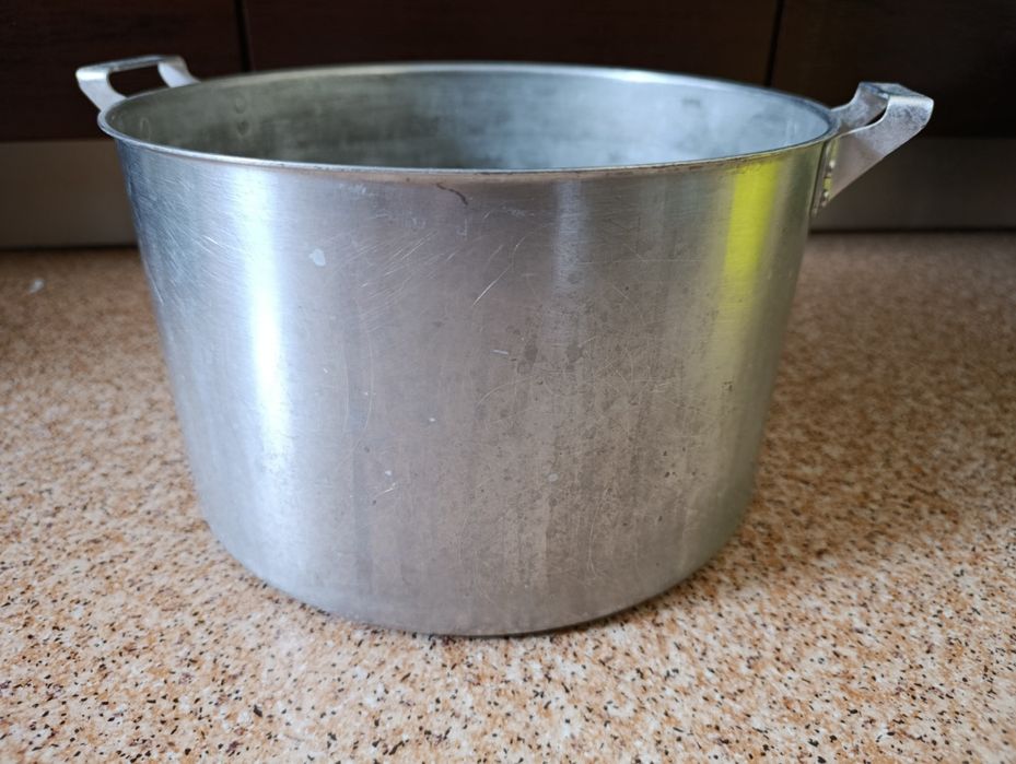 Кастрюля алюминиевая