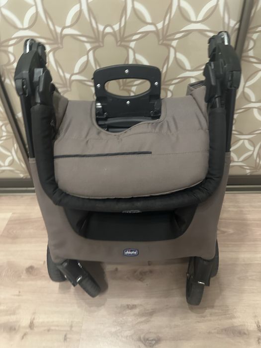 Каляска Chicco для девочке и мальчиков