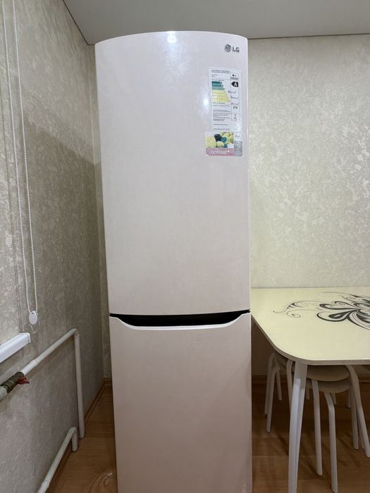 Продам холодильник LG