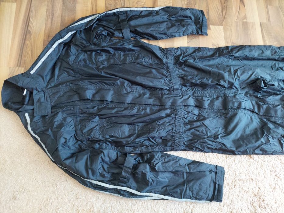 Costum impermeabil,combinezon dintr-o bucata,marime XXL