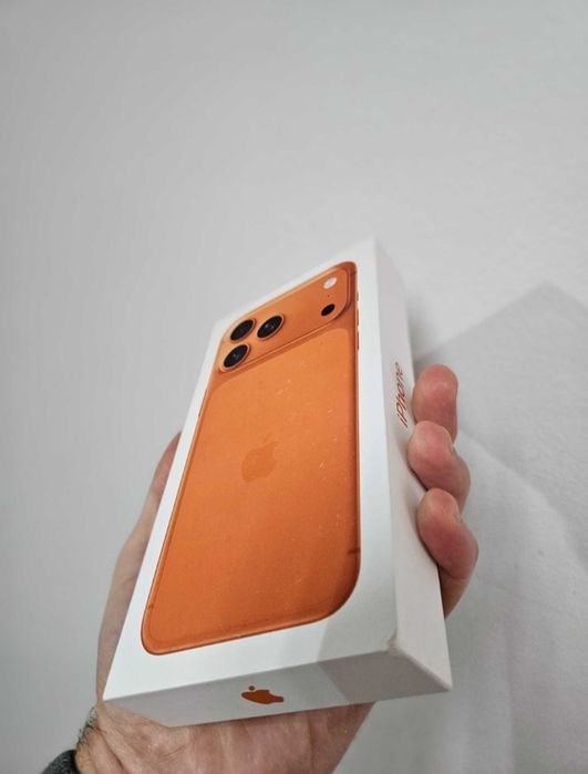 17 pro max nou sigilat vând urgent!!