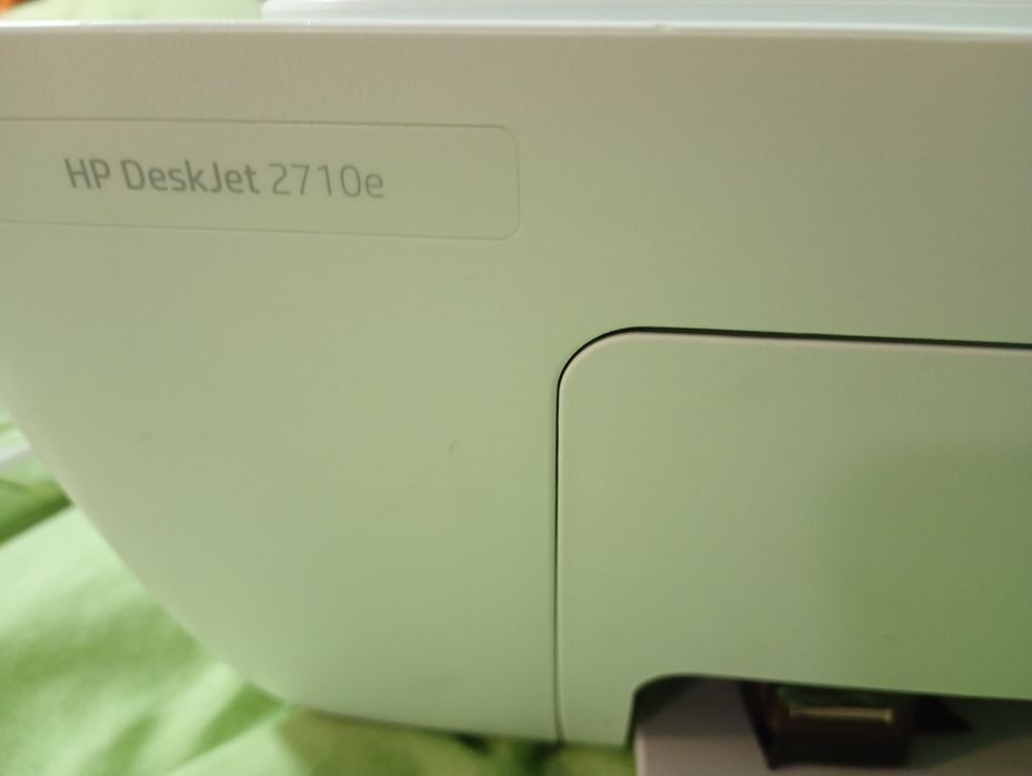 Продавам принтер HP в работещо състояние!!