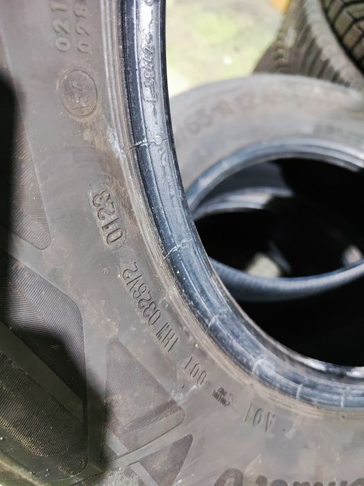 2 бр 215/65/17 Continental