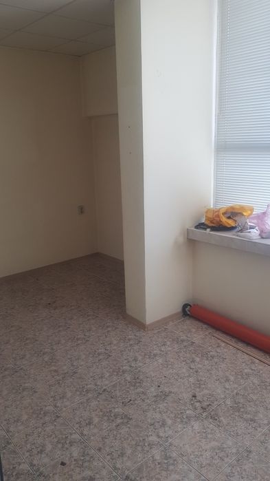 Продава етаж от бизнес сграда в гр.Дупница