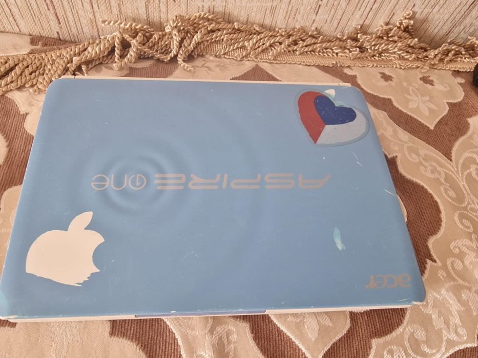 Продам нетбук acer